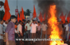 Killing of Indian soldiers : ABVP burns Pak PM�s effigy